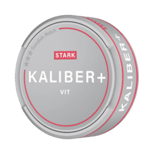 Kaliber Plus Vit Stark – dosan sedd snett framifrån, stark vit portion tobakssnus från Swedish Match