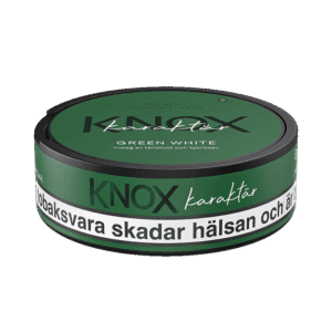Knox Karaktär Green White – dosan sedd från sidan, vit portion tobakssnus med tallskott och björksav från Skruf Snus