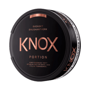 Knox Portion – dosan sedd snett framifrån, originalportion tobakssnus med fyllig tobakssmak från Skruf Snus